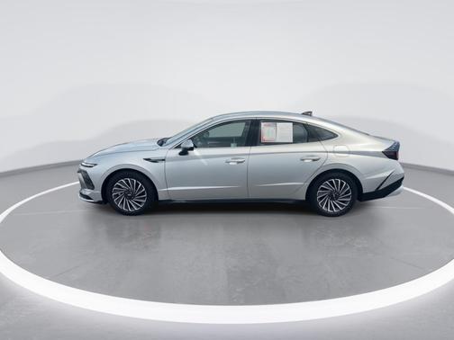 2024 Hyundai SONATA Hybrid SE