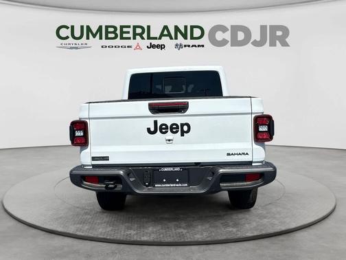 Bright White Clearcoat 2026 Jeep Gladiator Sahara 4x4