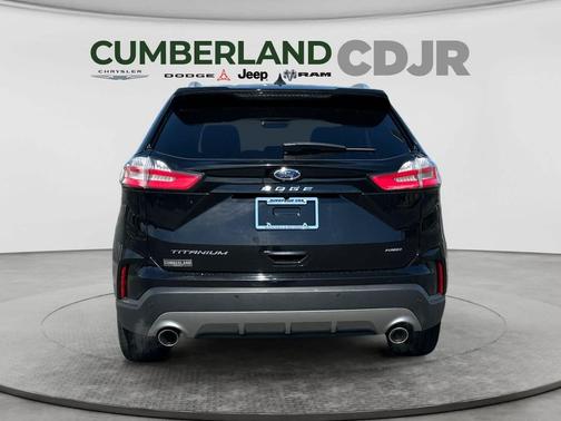 AGATE BLACK METALLIC 2022 Ford Edge Titanium