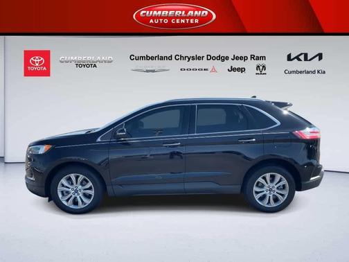 AGATE BLACK METALLIC 2022 Ford Edge Titanium