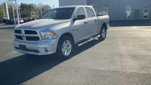 Bright Silver Metallic Clearcoat 2018 RAM 1500 Express