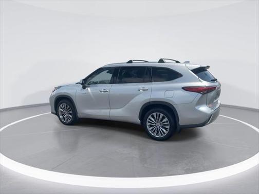 2021 Toyota Highlander Hybrid Platinum