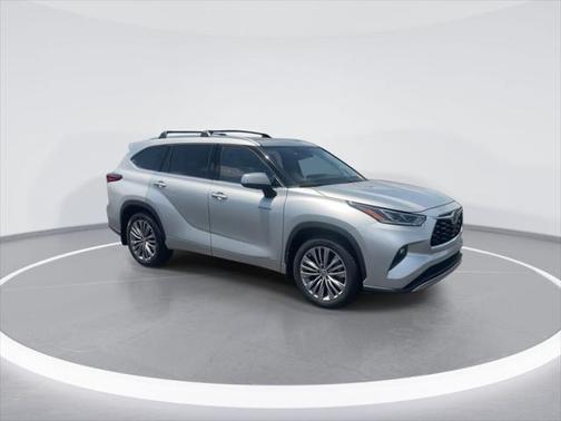 2021 Toyota Highlander Hybrid Platinum