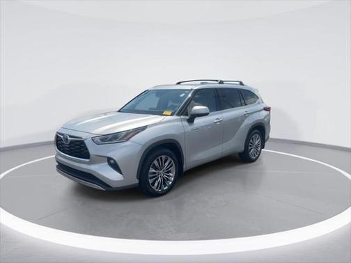 2021 Toyota Highlander Hybrid Platinum