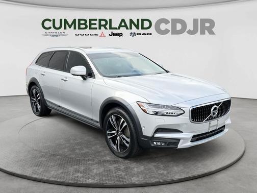 Bright Silver Metallic 2018 Volvo V90 Cross Country T5