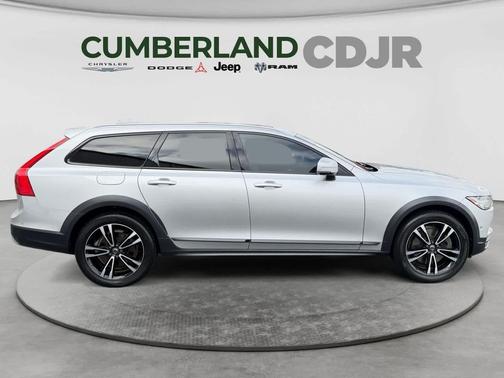 Bright Silver Metallic 2018 Volvo V90 Cross Country T5