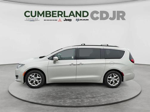 Luxury White Pearlcoat 2020 Chrysler Pacifica Touring