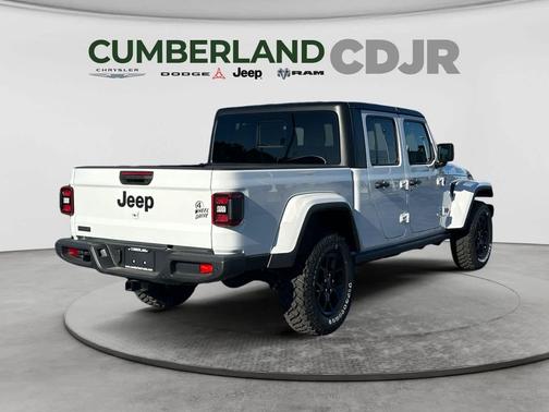 Bright White Clearcoat 2025 Jeep Gladiator Willys