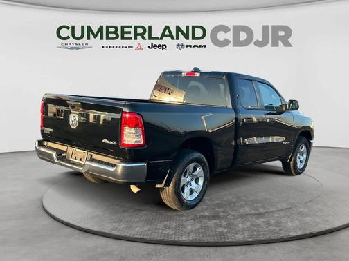 Diamond Black Crystal Pearlcoat 2023 RAM 1500 Big Horn/Lone Star