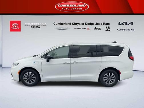2024 Chrysler Pacifica Hybrid Select
