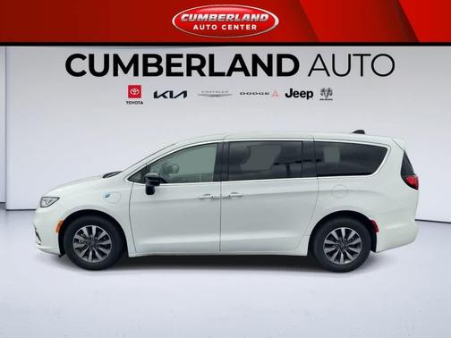 Bright White Clearcoat 2024 Chrysler Pacifica Hybrid Select