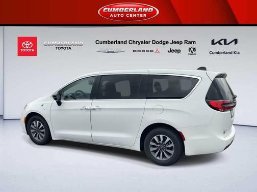 2024 Chrysler Pacifica Hybrid Select