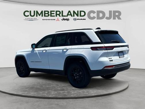 Bright White Clearcoat 2026 Jeep Grand Cherokee Altitude