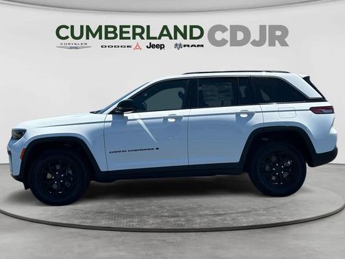 Bright White Clearcoat 2026 Jeep Grand Cherokee Altitude