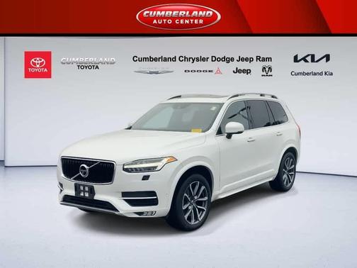2017 Volvo XC90 T6 Momentum