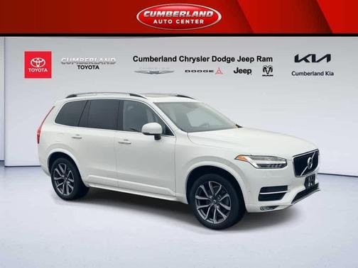 2017 Volvo XC90 T6 Momentum