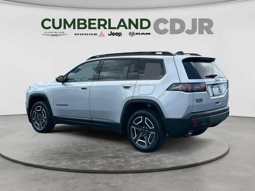 Silver Zynith Clearcoat 2026 Jeep Cherokee Laredo
