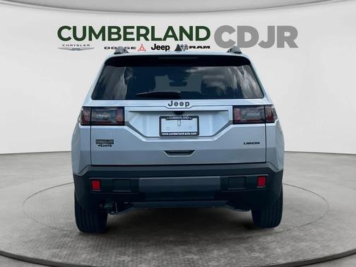 Silver Zynith Clearcoat 2026 Jeep Cherokee Laredo