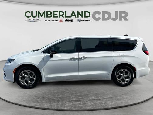 Bright White Clearcoat 2024 Chrysler Pacifica Limited