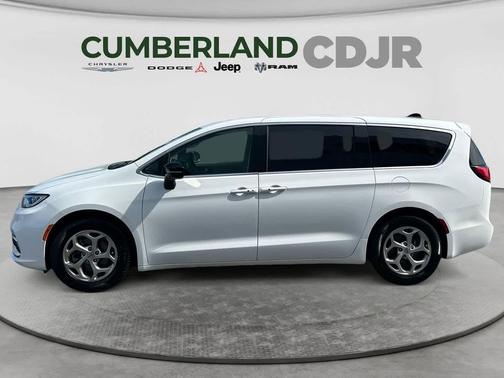 Bright White Clearcoat 2024 Chrysler Pacifica Limited