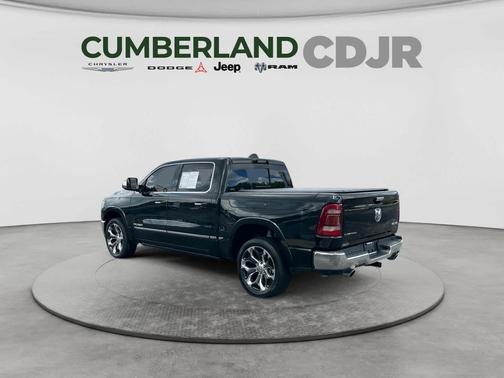 Diamond Black Crystal Pearlcoat 2021 RAM 1500 Limited