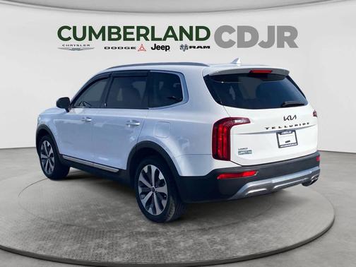Glacial White Pearl 2022 Kia Telluride S