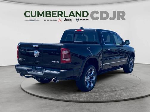 Diamond Black Crystal Pearlcoat 2021 RAM 1500 Limited
