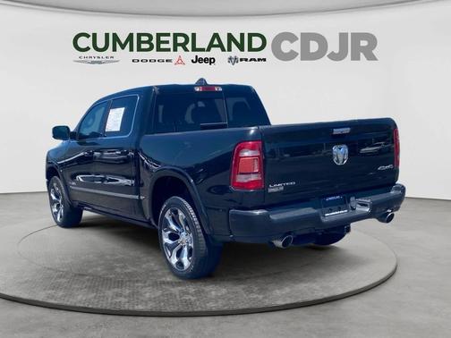 Diamond Black Crystal Pearlcoat 2021 RAM 1500 Limited