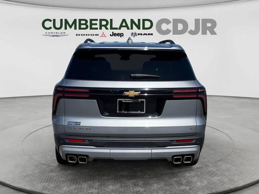 Sterling Gray Metallic 2024 Chevrolet Traverse LT