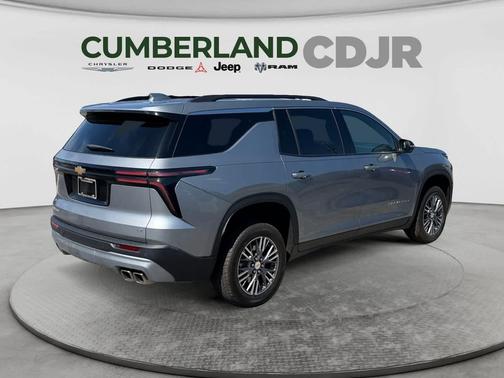Sterling Gray Metallic 2024 Chevrolet Traverse LT