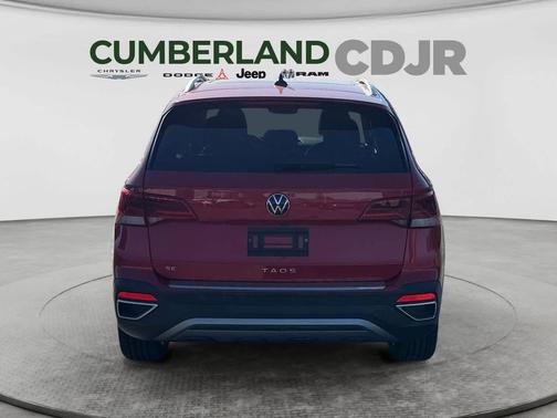 Kings Red Metallic 2023 Volkswagen Taos 1.5T SE