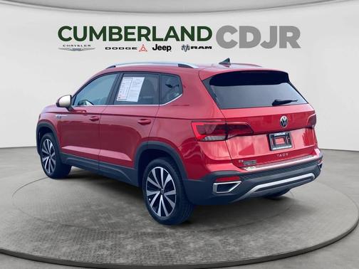 Kings Red Metallic 2023 Volkswagen Taos 1.5T SE
