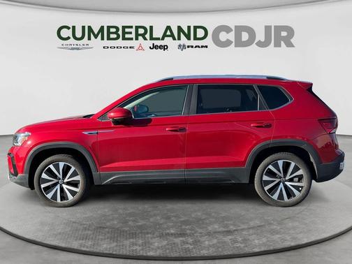 Kings Red Metallic 2023 Volkswagen Taos 1.5T SE