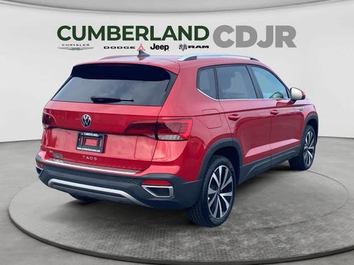 Kings Red Metallic 2023 Volkswagen Taos 1.5T SE