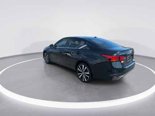2022 Nissan Altima SR Intelligent AWD