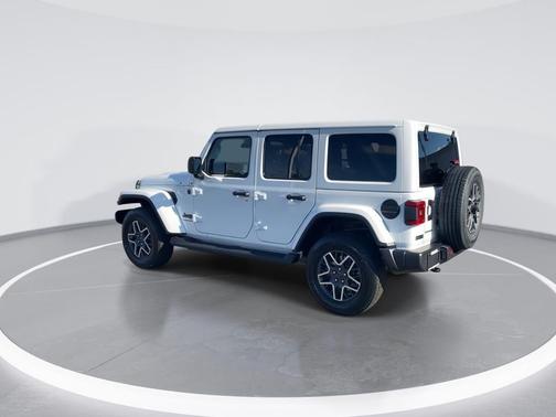 2026 Jeep Wrangler 4-Door Sahara 4x4