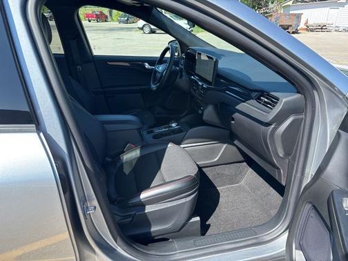 ICONIC SILVER METALLIC 2024 Ford Escape ST-LINE