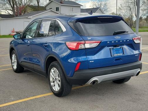 ATLAS BLUE METALLIC 2022 Ford Escape SE