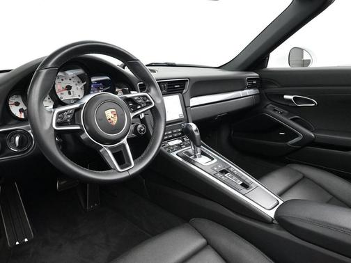 2017 Porsche 911 Carrera 4S