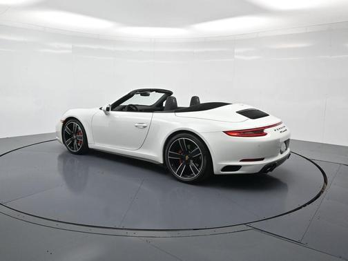 2017 Porsche 911 Carrera 4S