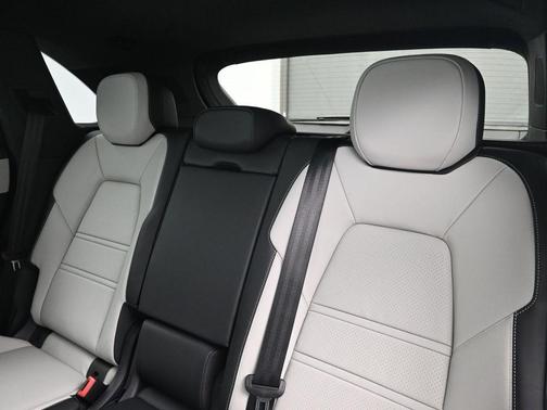 2026 Porsche Cayenne GTS