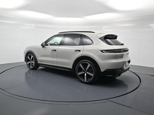 2026 Porsche Cayenne GTS