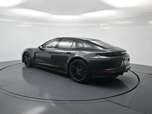 2026 Porsche Panamera GTS