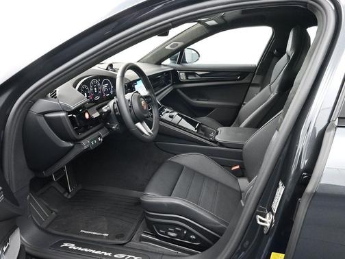 2026 Porsche Panamera GTS