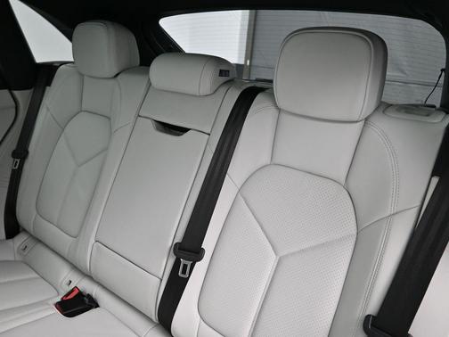 2024 Porsche Macan GTS