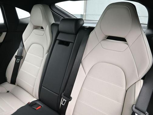 2026 Porsche Panamera Base