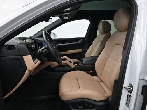 2025 Porsche Cayenne AWD