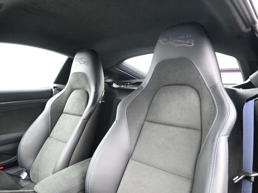 2025 Porsche 718 Cayman GT4 RS