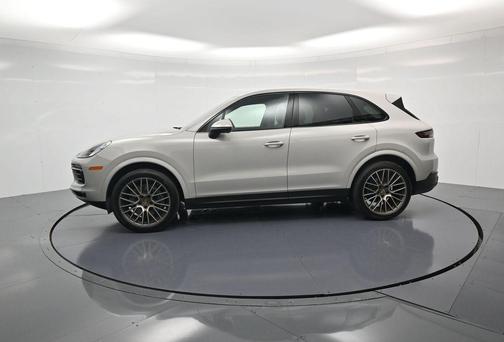Chalk 2023 Porsche Cayenne Platinum Edition