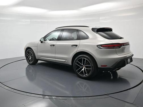 2023 Porsche Macan 